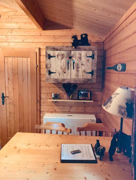 הייוורד Honeybear Hideaway Cabin מראה חיצוני תמונה