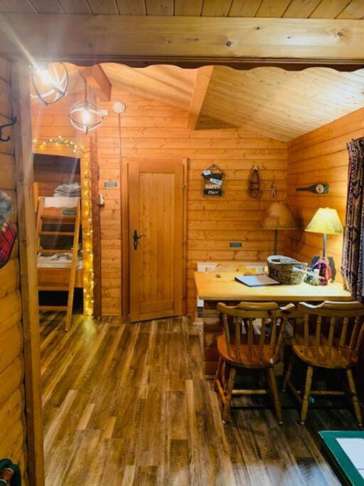 הייוורד Honeybear Hideaway Cabin מראה חיצוני תמונה