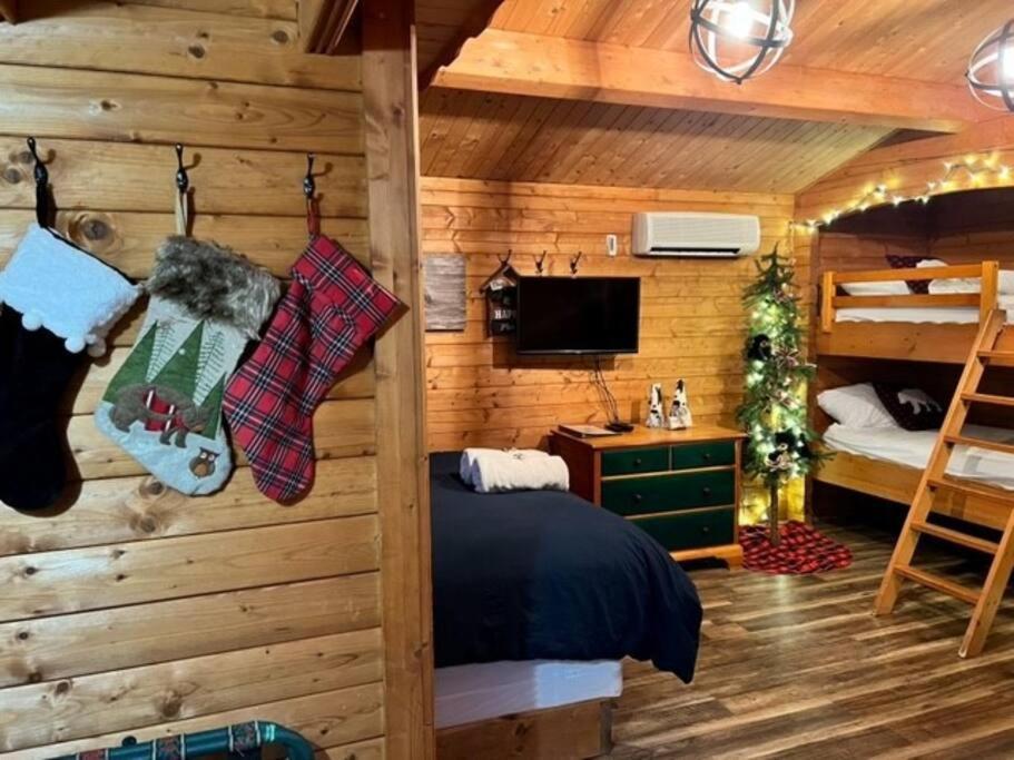 הייוורד Honeybear Hideaway Cabin מראה חיצוני תמונה